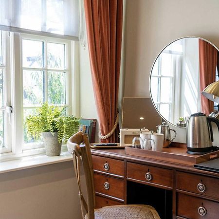 High Corner Inn Godshill  外观 照片