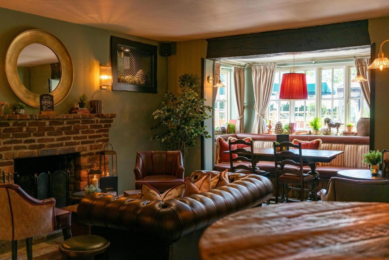 High Corner Inn Godshill  外观 照片