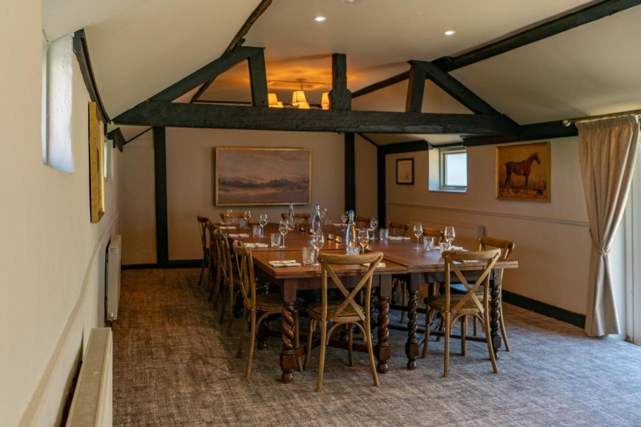 High Corner Inn Godshill  外观 照片