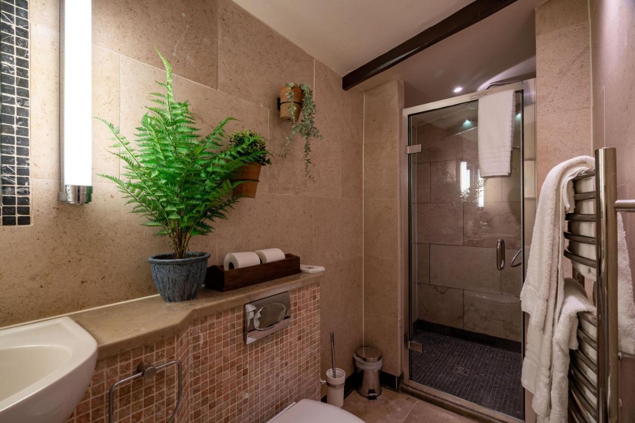 High Corner Inn Godshill  外观 照片